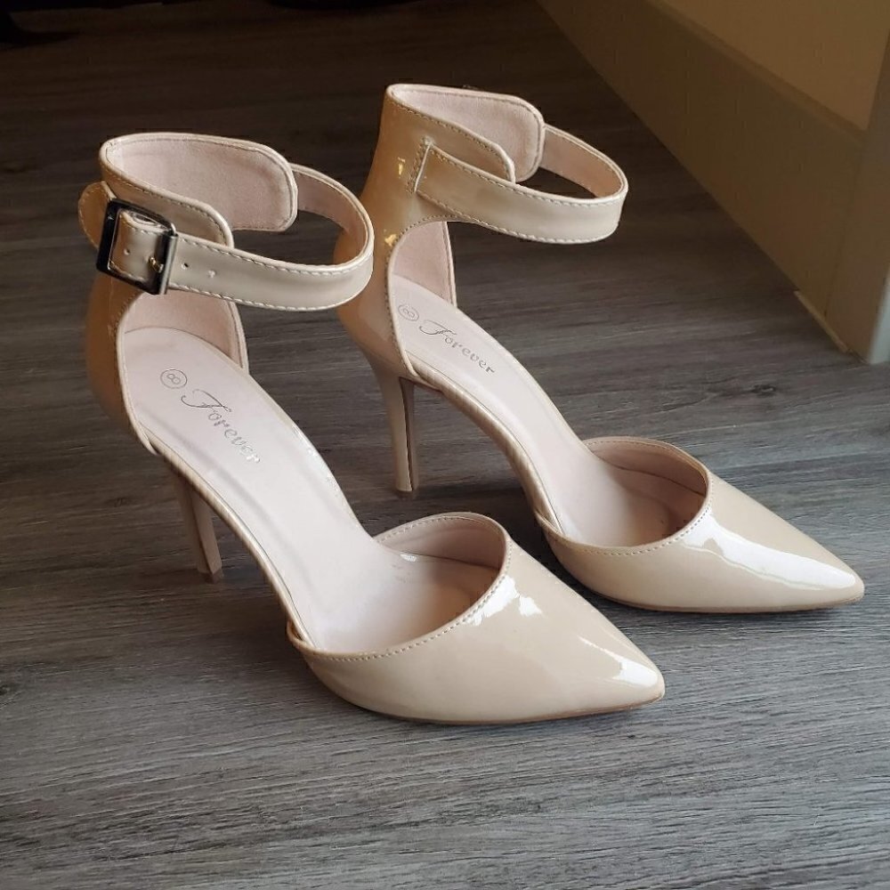 Heels - Picture 2 of 10